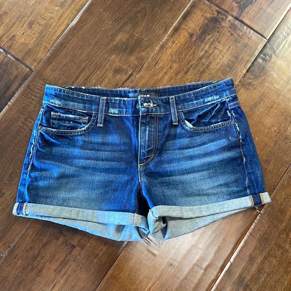 NWOT Joes shorts. Never worn. Size 28